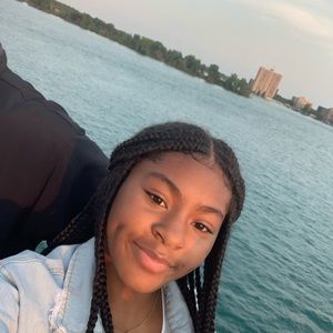 Meet your Posher, Jaliah